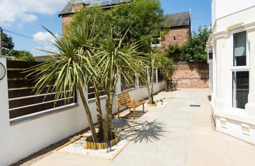 Mapperley Apartment | Modern Apartment King with Free Parking Suite 6