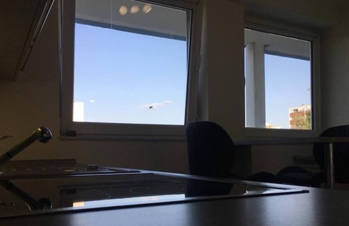 Rangierbahnhof-Siedlung Apartment | Modern Apartment near the Fair with Balcony & Wi-Fi