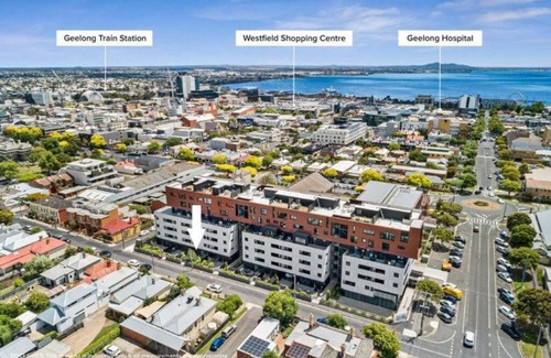 Geelong Apartment | Modern Apartment near Hospital