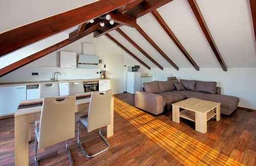 Freienhufen Apartment | Modern apartment with plenty of space for 4 people