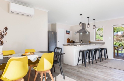 Waihi Beach Cottage | Modern Beach Break - Waihi Beach Holiday Home