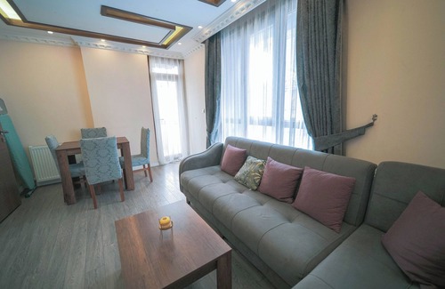 Bayrampasa Apartment | Modern & Bright 1-Bdr Apartment