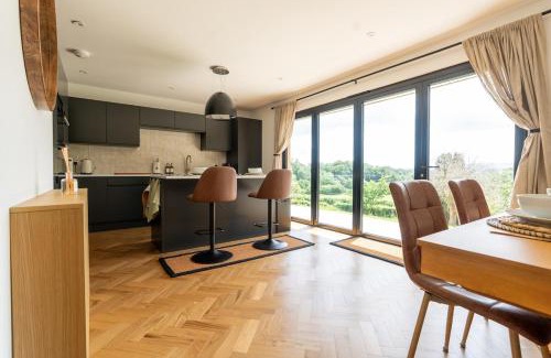 Brecon House | Modern Bungalow Views of Pen y Fan