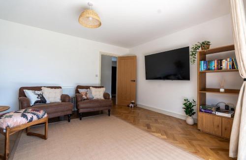 Brecon House | Modern Bungalow Views of Pen y Fan