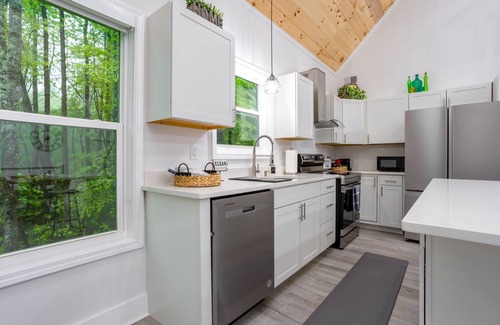 Westminster House | Modern Cabin on Lake Hartwell. Our newly cabin is perfect for your next getaway.