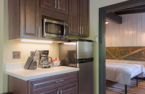 Sedona House | Modern cabins for 45 with views of the red rocks next to Slide Rock State park