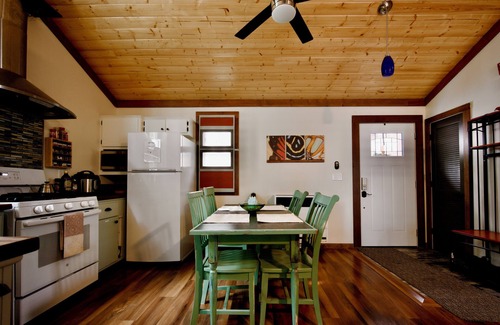 Mineral Cabin | Modern-Chic Cabin. 10 miles to Lassen! Snowshoes, EV Charging.