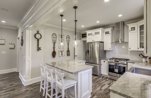 London House | Modern Comfort Near Columbus: Home w/Yard & Porch