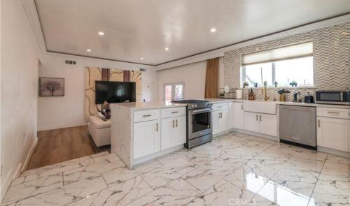 Los Angeles House | Modern comfort private room 1