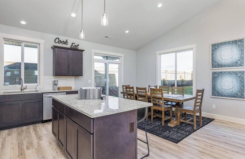 Hermiston House | Modern Comfort