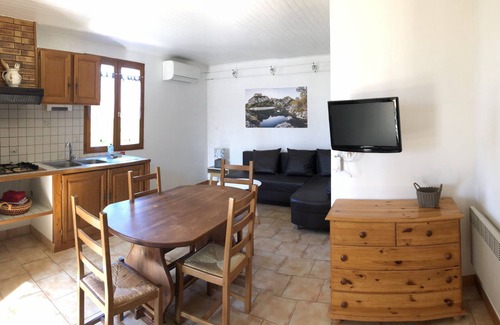 Joyeuse House | Modern cottage, swimming pools, Wifi, playground, village of gites closed and sported