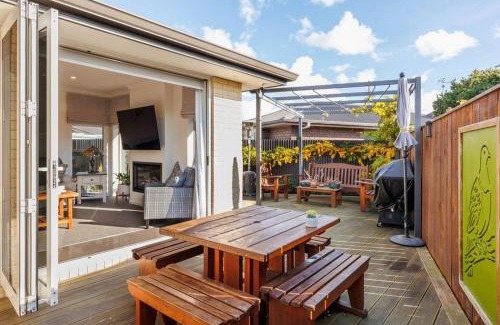 Palmerston North House | Modern, Cozy and Spacious 3 bedroom Home near City Centre