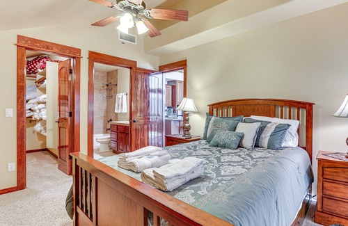 Maricopa Condo | Modern Desert Condo w/Deck & View, Near Hikes