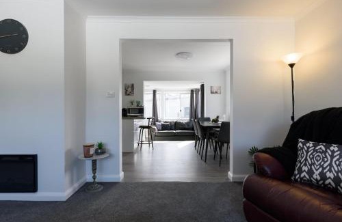 East Devonport House | Modern Ease in East Devonport