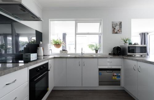 East Devonport House | Modern Ease in East Devonport