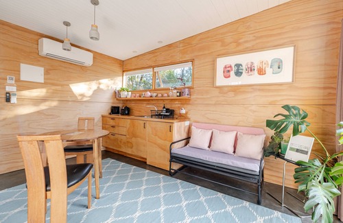 Yapeen Apartment | Modern Eco Studio Retreat – Serene Space Surrounded by Nature