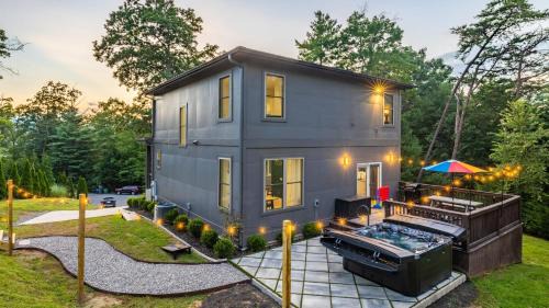 Asheville House | Modern Escape by Avanstay Views 10min to Town