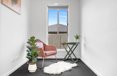 Lucas House | Modern Family Home in Lucas with Free WiFi