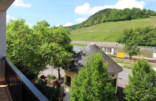 Nittel Apartment | Modern, high-quality furnished 2-room apartment with balcony on the Moselle!