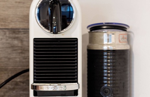 Newstead Apartment | Modern Home for Large Groups or Families