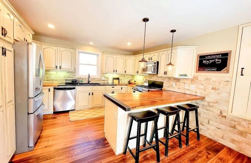 Waterbury House | Modern home, minutes to Waterbury, Stowe, and Sugarbush