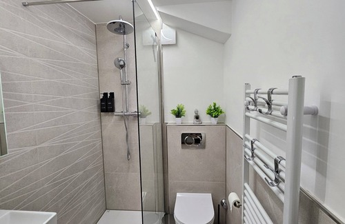 Moers Apartment | Modern Homes - Fully equipped apartment - Balcony - Hotel beds - 4K TV - WiFi