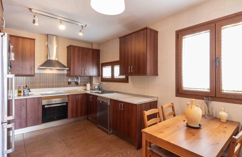 Durcal Cottage | Modern House with swimming pool, garden, mountain views and barbecue