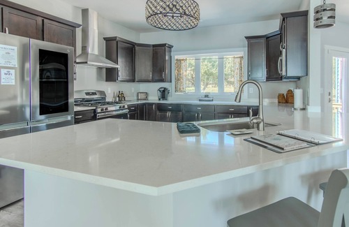 Pillar Point House | Modern Lakeside Retreat on Lake Ontario 4 bedroom/3 bath