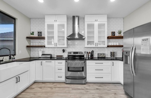 Chandler House | Modern large home in Chandler- Heated Pool -Sleeps 8