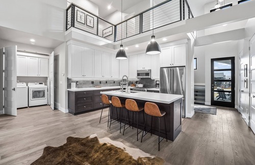 Park City House | Modern, large, hot tub, lake views! 5 min. to Deer Valley, dedicated work space