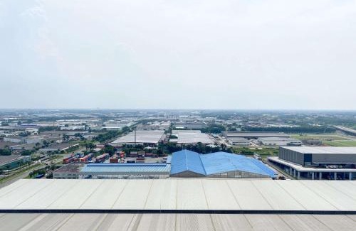 Cikarang Apartment | Modern Look and Warm Studio at Vasanta Innopark Apartment By Travelio