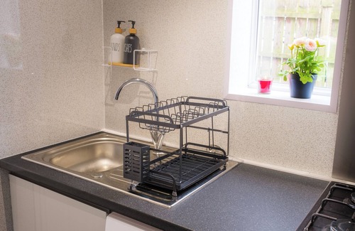 Fenham Apartment | Modern Luxe Escape - Newcastle Upon Tyne, Free Parking