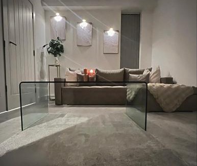 Trafford Apartment | Modern Luxury Escape Suite In The Heart of Urmston Town Centre