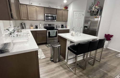 Meridian House | MODERN LUXURY MEETS FAMILY COMFORT IN THIS BEAUTIFUL NEW HOME BUILD RETREAT! 🏡