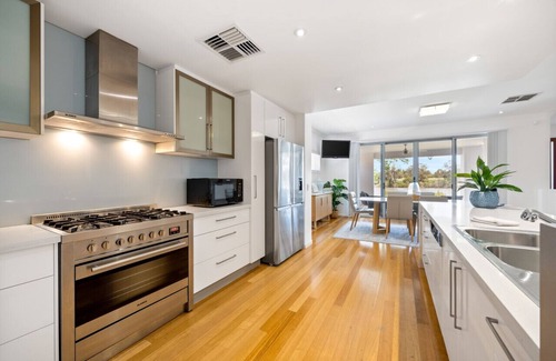 Yeronga House | Modern Luxury Riverfront Sanctuary