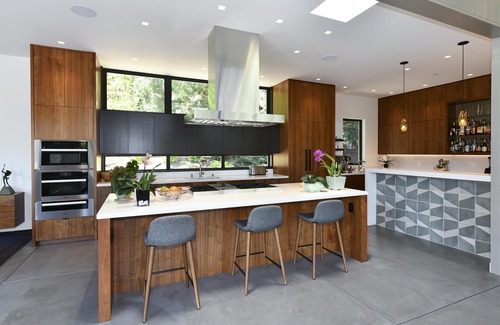 Sonoma House | Modern Luxury Villa at base of Sonoma Mountain- Includes Wine Tasting Passport