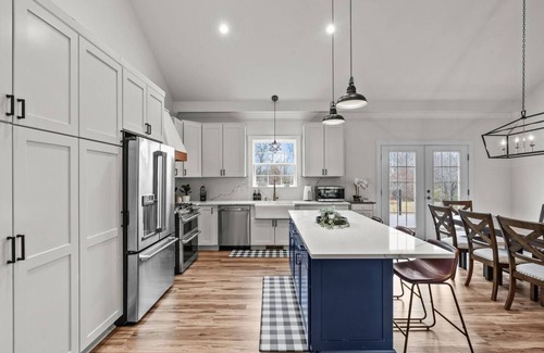 Biglerville House | Modern Luxury w/Hot Tub - Game Room | Gettysburg