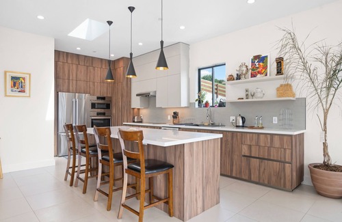 San Anselmo House | Modern Marin County Hill Retreat 5BR, 4.5BA Sleeps 10 Mt. Tam Views Near SF