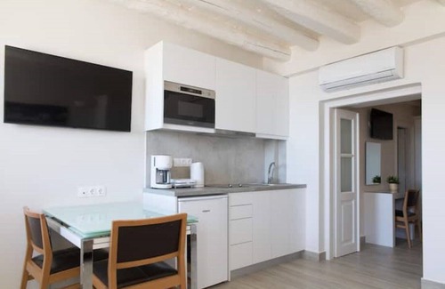 Karystos Apartment | Modern Neo-Classic Apartment Unit 2