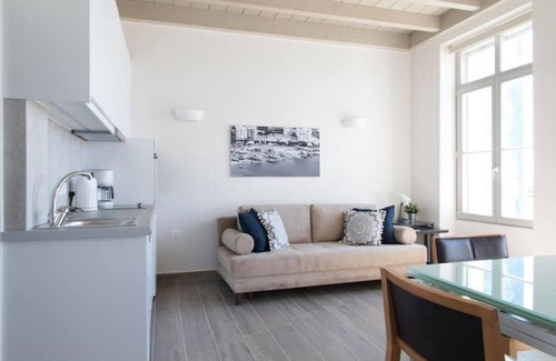 Karystos Apartment | Modern Neo-Classic Apartment Unit 4