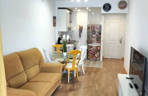 Cuatro Caminos Apartment | Modern oasis in the heart of the Bernabéu.