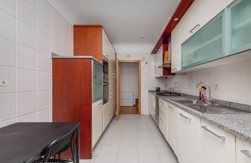 Parque das Nacoes Apartment | Modern Oasis Stay in Lisbon