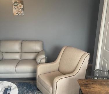 Prince's Bay Apartment | Modern one bedroom apartment