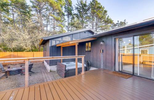 Tierra Del Mar House | Modern Oregon Cottage with Hot Tub Walk to Beach!