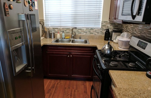 Warner Center Condo | Modern place in the heart of valley