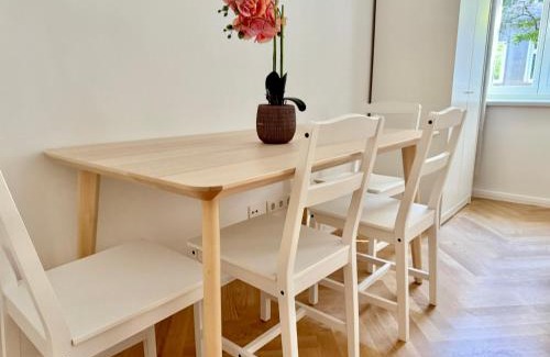 Ottakring Apartment | Modern Renovated Easy Access