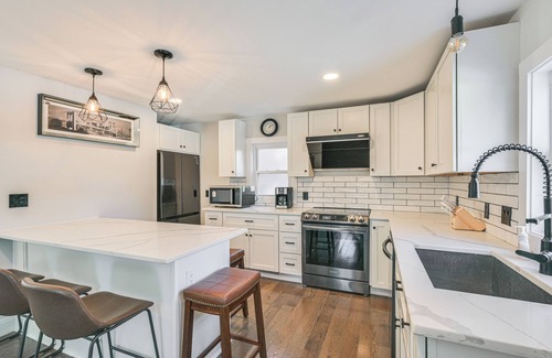 Framingham House | Modern Retreat w/Home Gym: 2 Mi to Natick Mall!