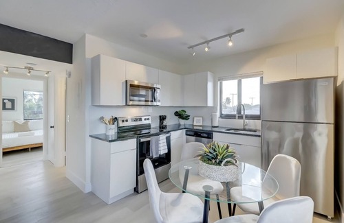 Coral Ridge Isles Apartment | Modern & Rlx space for 6 ppl