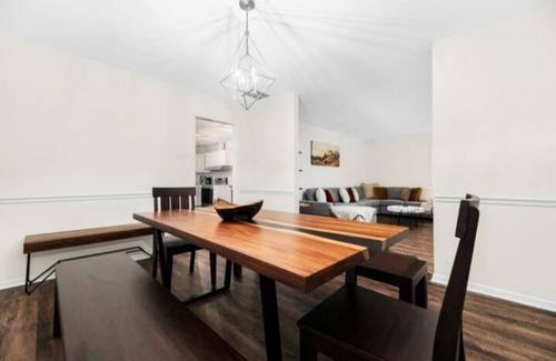 Charlotte House | Modern/Rustic style Ranch in South CLT w King en Suite, Fenced In, Large Deck!