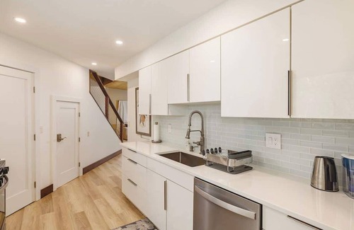 Alyeska House | Modern Ski Chalet Sleep 6